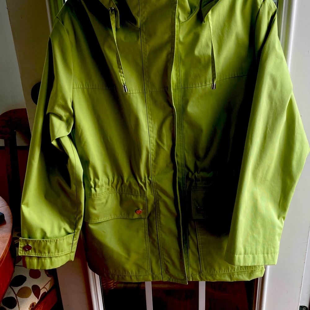 Women’s Mackintosh hooded jacket NWOT